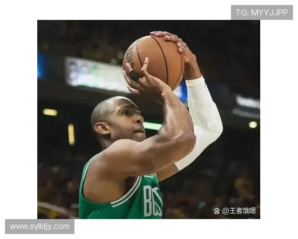 阿门借掩护急停出手打成精彩2加1个人得分上双展现火热状态